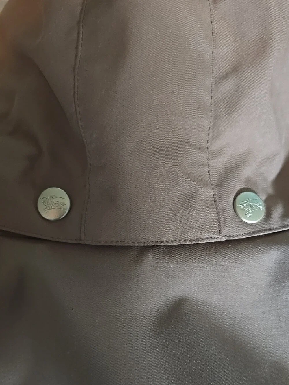 BURBERRY Womens' Brown Jacket for rain or shine. - Picture 5 of 7